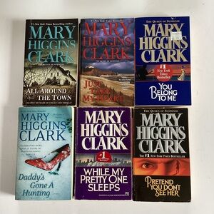 Collection - Set of 6 Thriller Paperbacks in Blue/Black/Purple